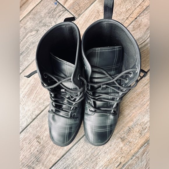 Green and black Plaid grunge boots Sz 11 - Picture 2 of 11